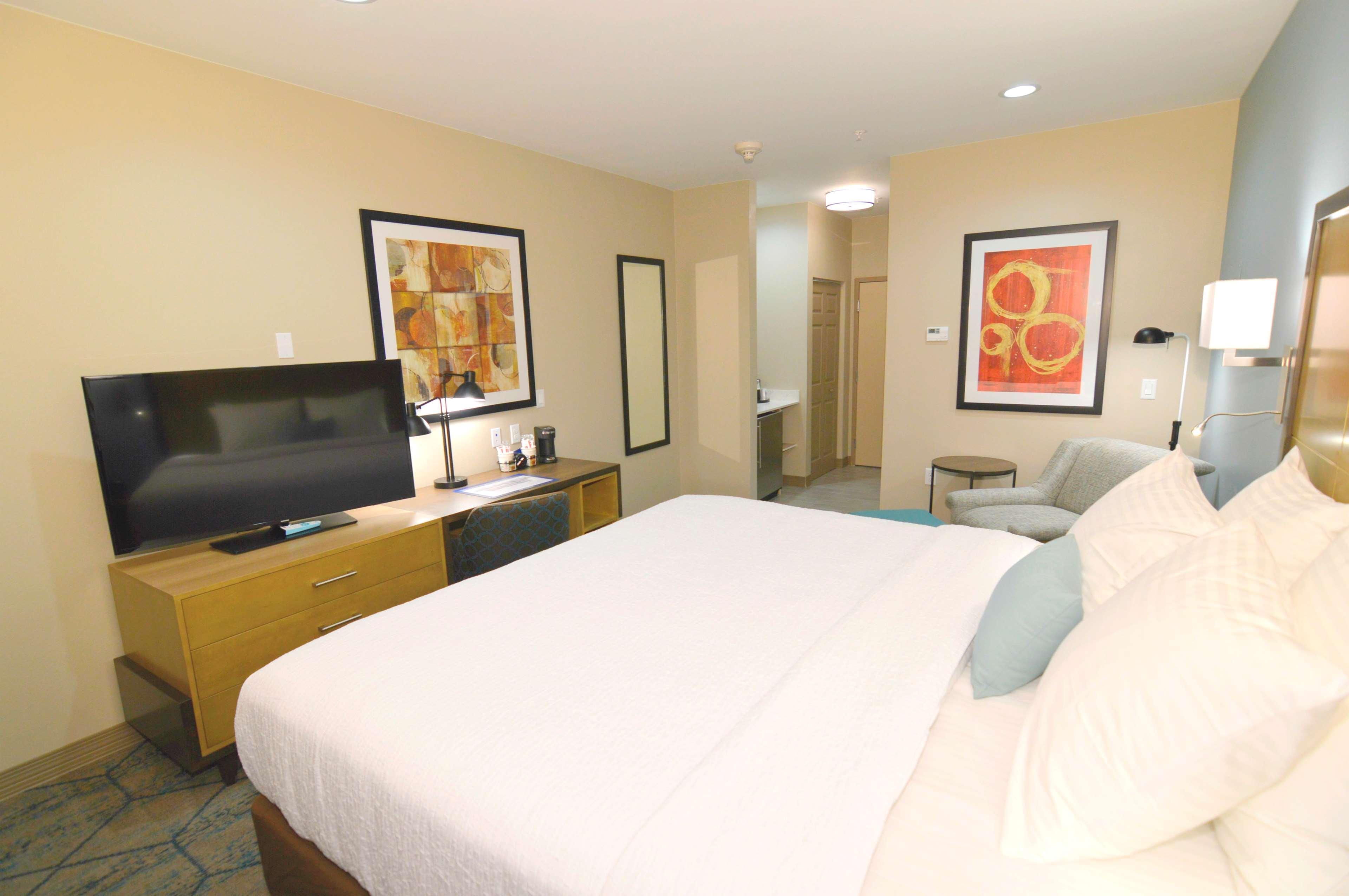 Best Western Plus Pleasanton Hotel Exterior photo