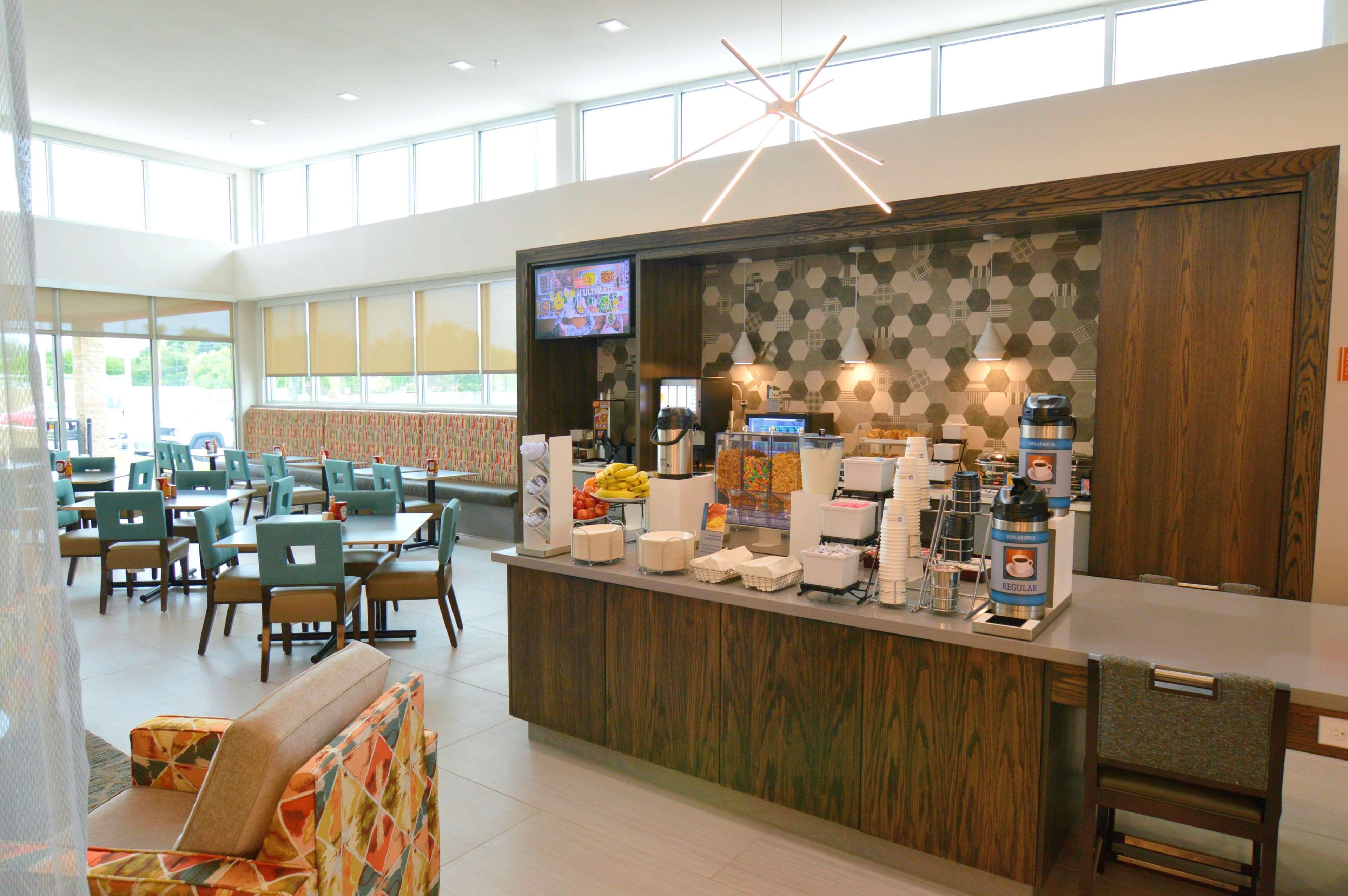 Best Western Plus Pleasanton Hotel Exterior photo