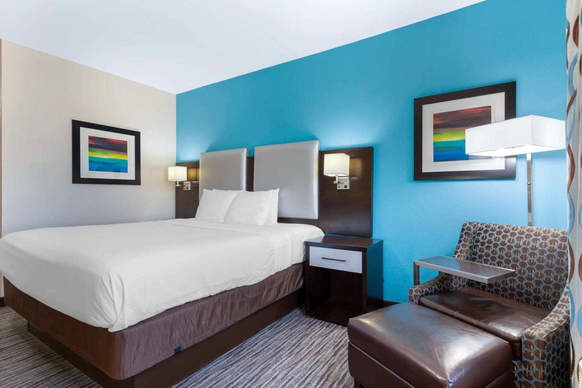 Best Western Plus Pleasanton Hotel Exterior photo