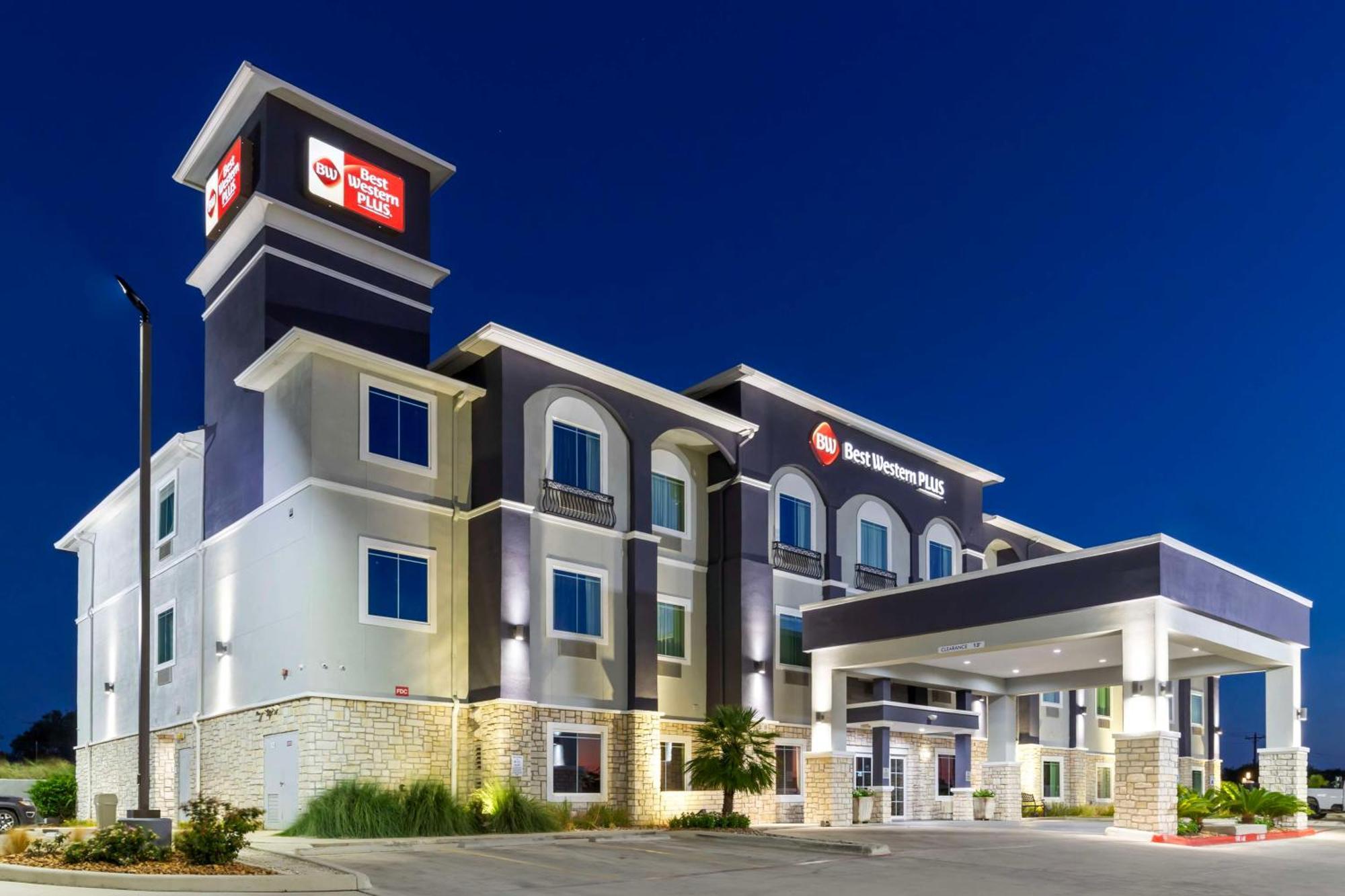 Best Western Plus Pleasanton Hotel Exterior photo
